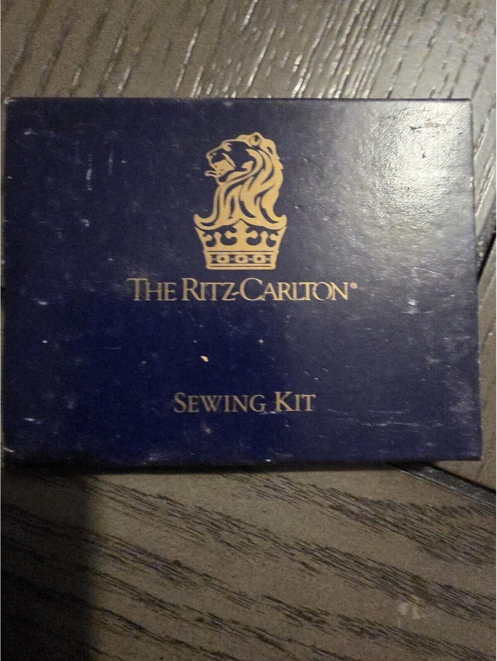 RITZ-CARLTON SEWING KIT VINTAGE